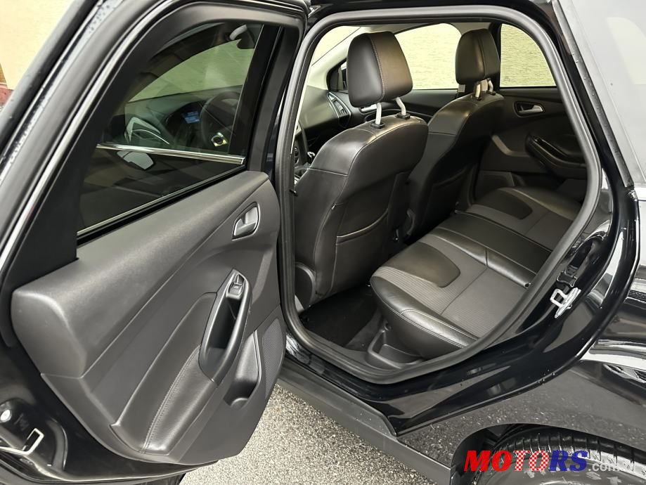 2012' Ford Focus Karavan photo #2