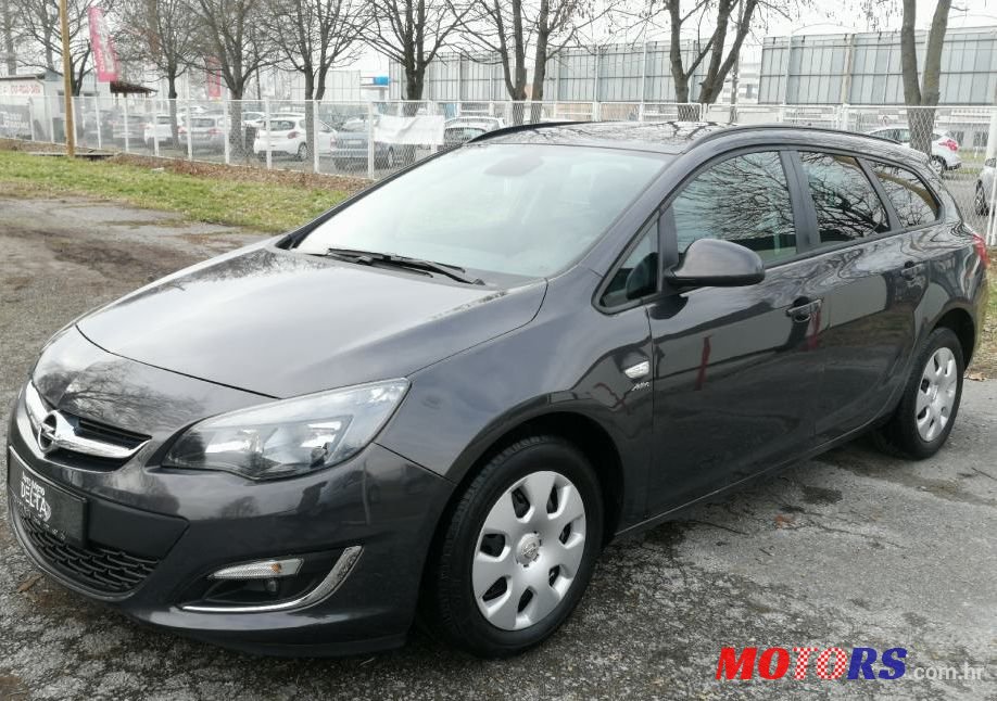 2013' Opel Astra Karavan 2,0 Cdti photo #1
