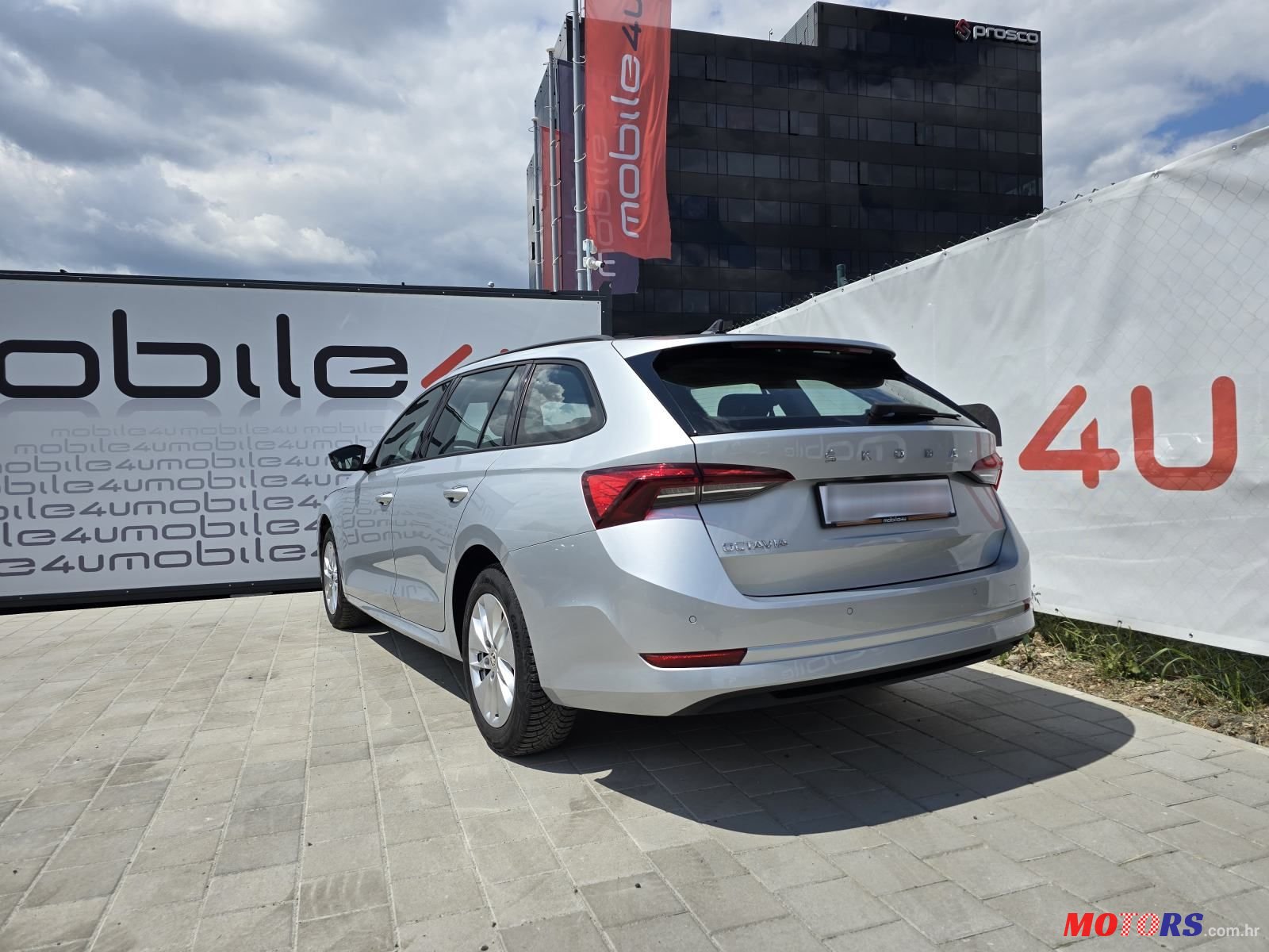 2020' Skoda Octavia Combi photo #3