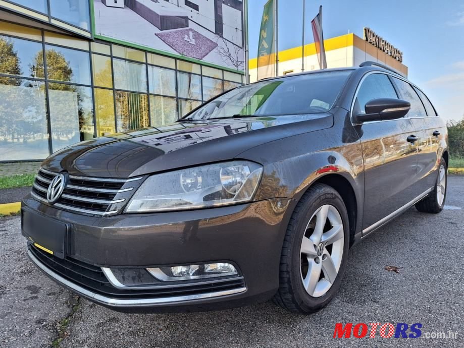 2013' Volkswagen Passat Variant photo #1