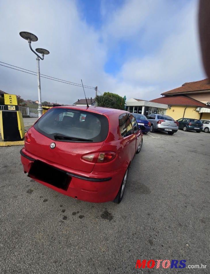 2002' Alfa Romeo 147 1,9 Jtd photo #5