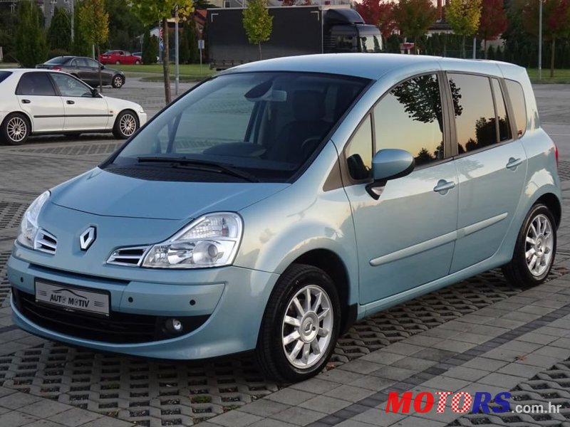 2010' Renault Modus photo #1