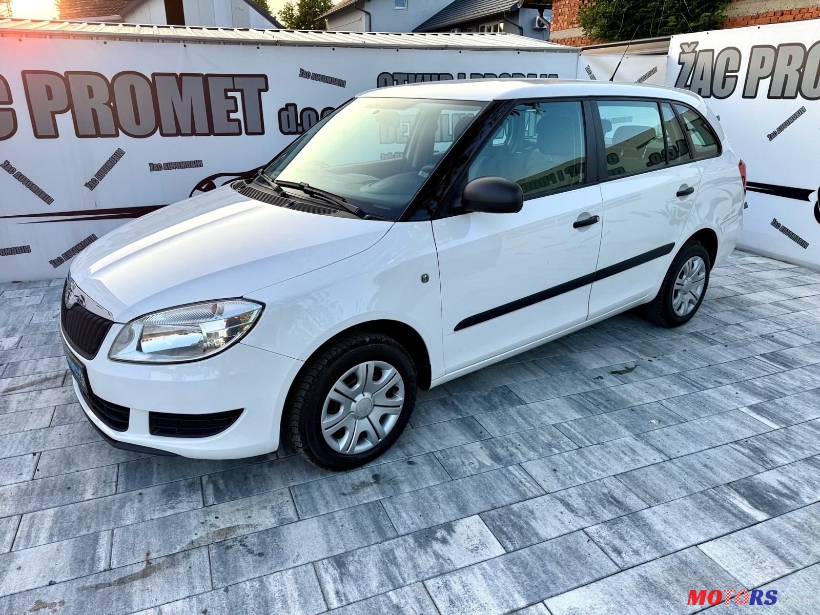 2010' Skoda Fabia Combi photo #4