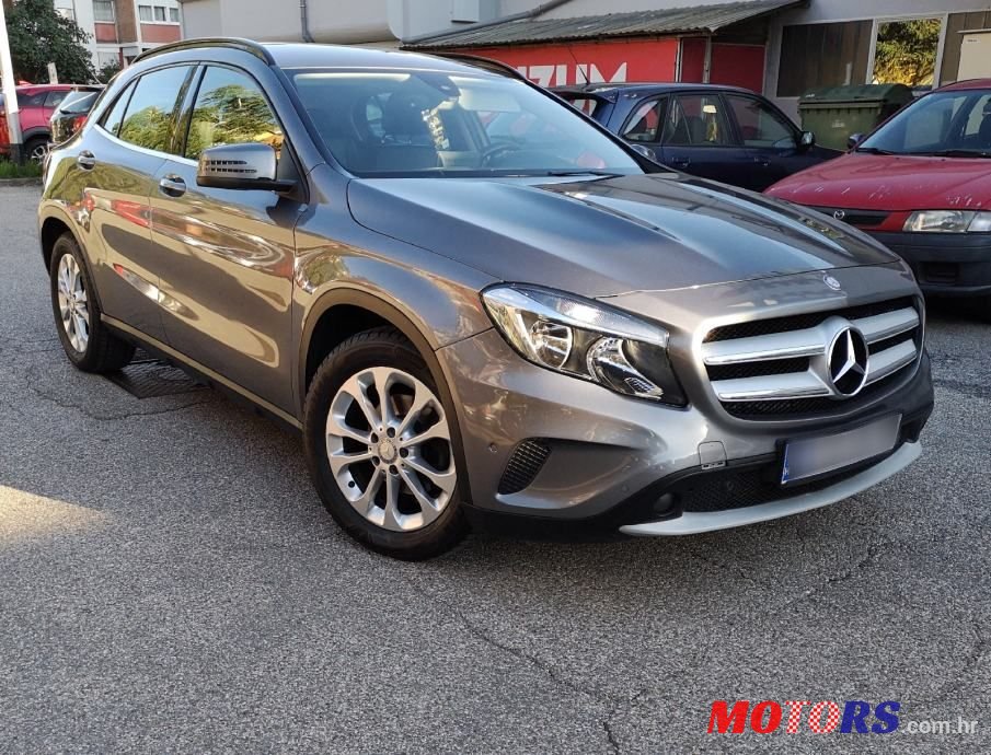 2016' Mercedes-Benz GLA 200 D photo #3