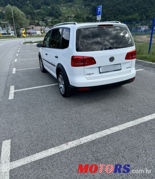 2011' Volkswagen Touran 2,0 Tdi photo #5