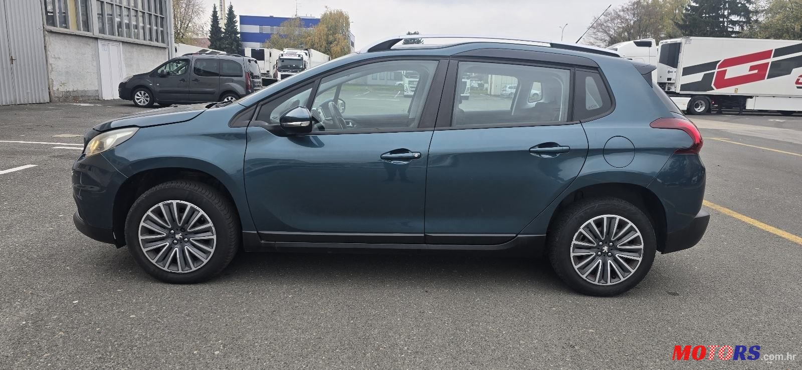 2017' Peugeot 2008 1,2 photo #3