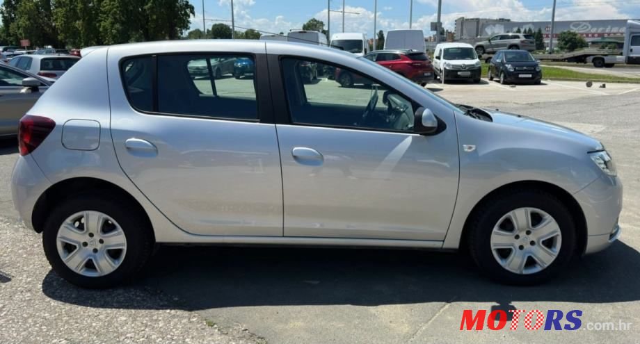 2018' Dacia Sandero Laureate photo #3