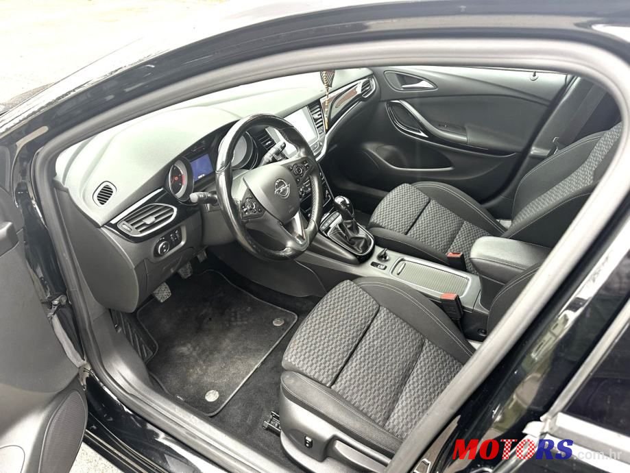 2017' Opel Astra 1.6 Cdti photo #6