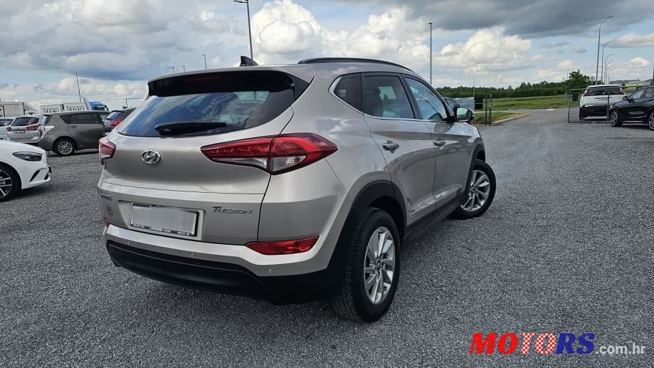 2015' Hyundai Tucson 1.7 Crdi photo #2