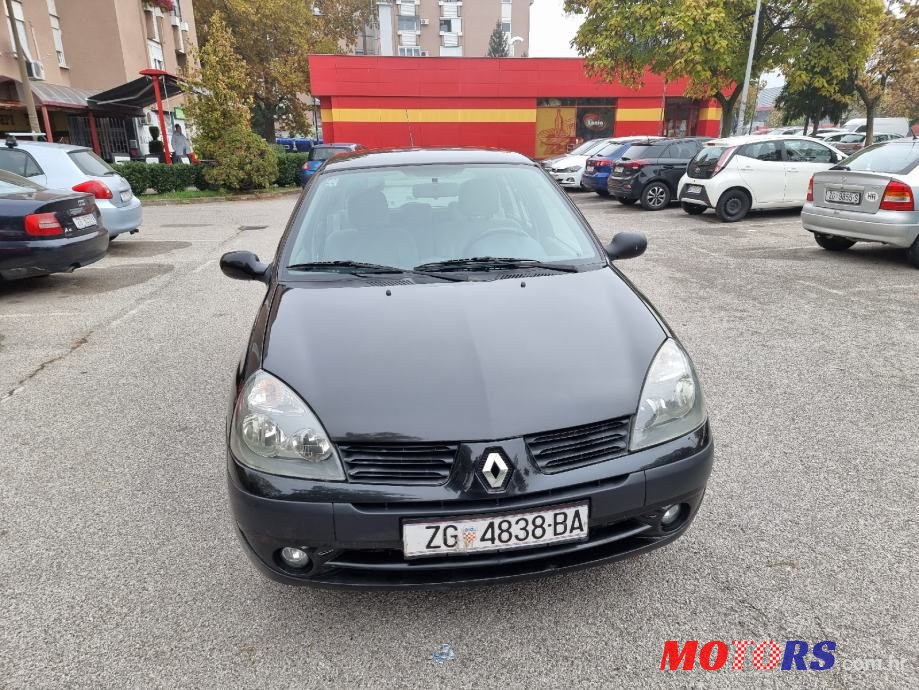 2004' Renault Clio photo #1