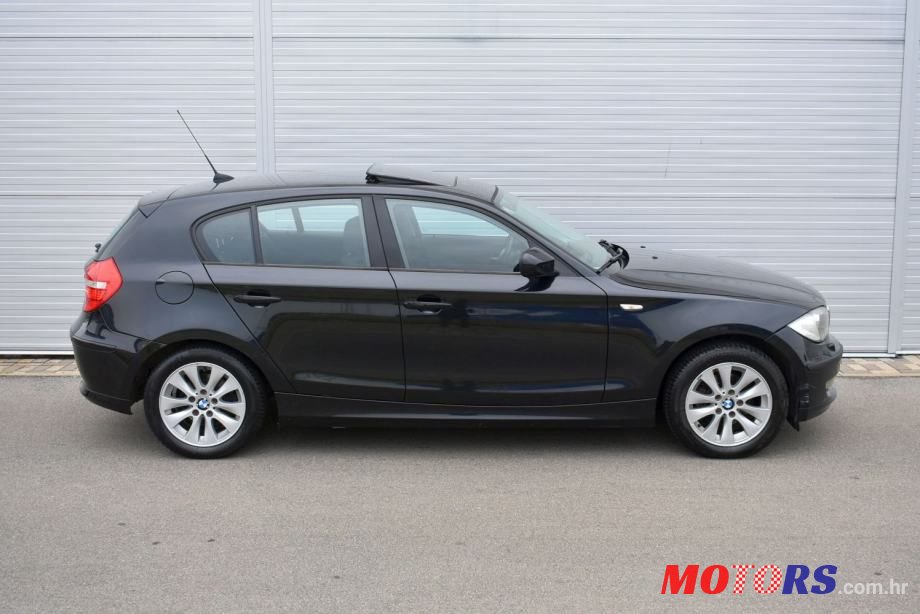 2010' BMW Serija 1 116D photo #3