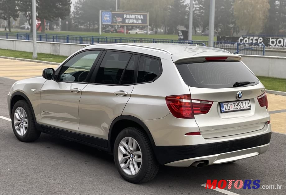 2011' BMW X3 Xdrive20D photo #3
