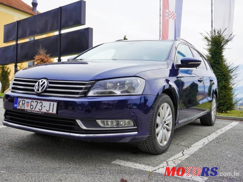 2011' Volkswagen Passat Variant photo #3