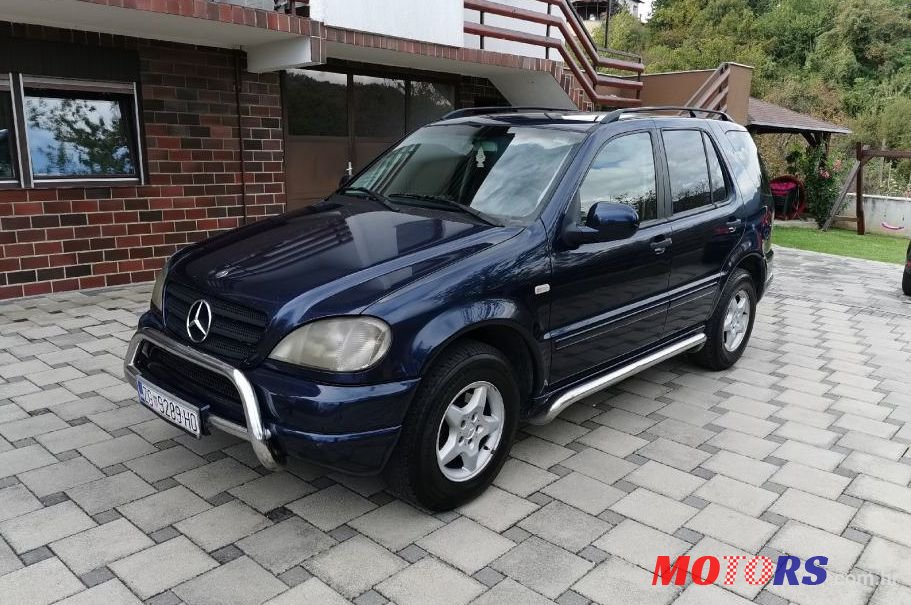 2000' Mercedes-Benz Ml 270 Cdi photo #1