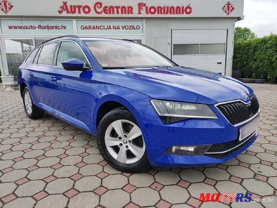 2019' Skoda Superb Combi photo #1