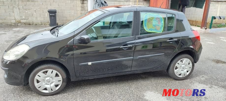 2008' Renault Clio 1,5 Dci photo #1