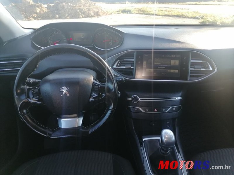 2017' Peugeot 308 1,6 Bluehdi photo #5