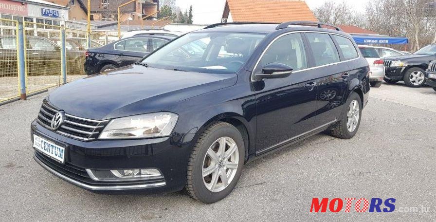 2012' Volkswagen Passat Variant photo #1