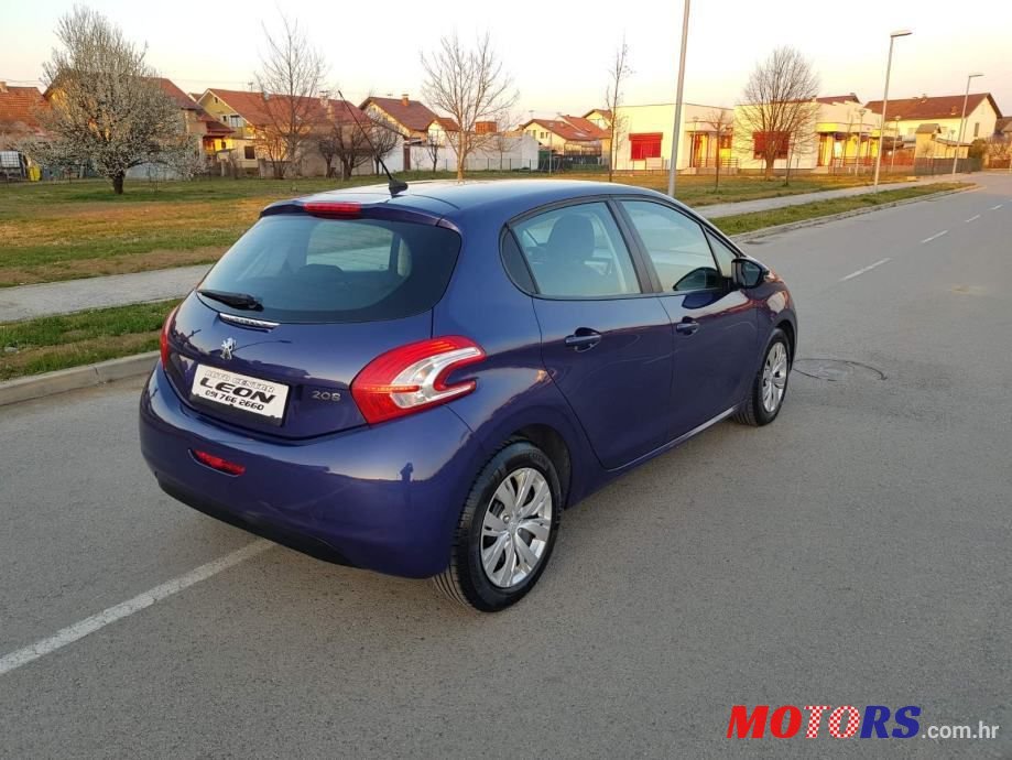 2011' Peugeot 208 1.4 photo #6