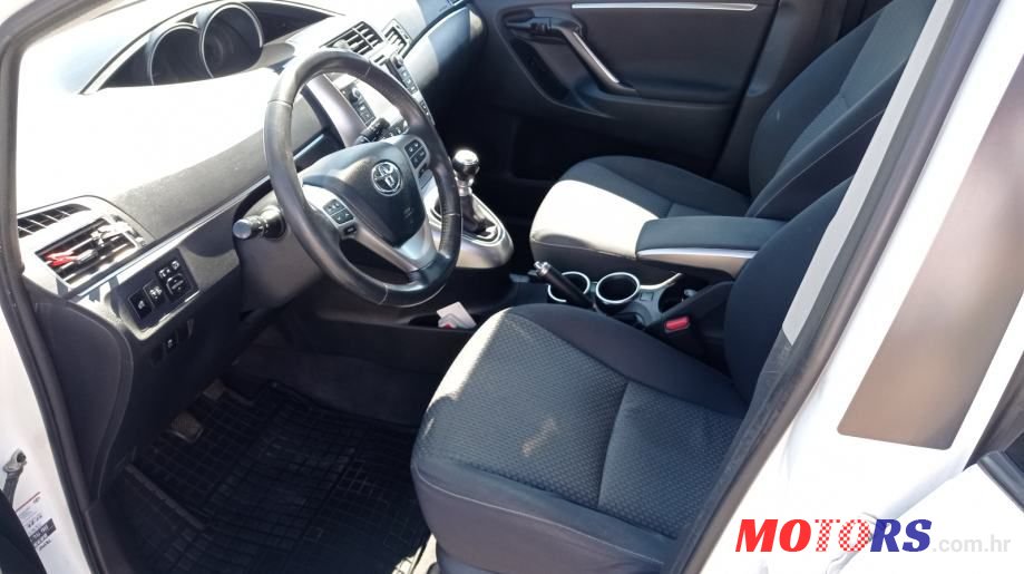 2013' Toyota Verso photo #4