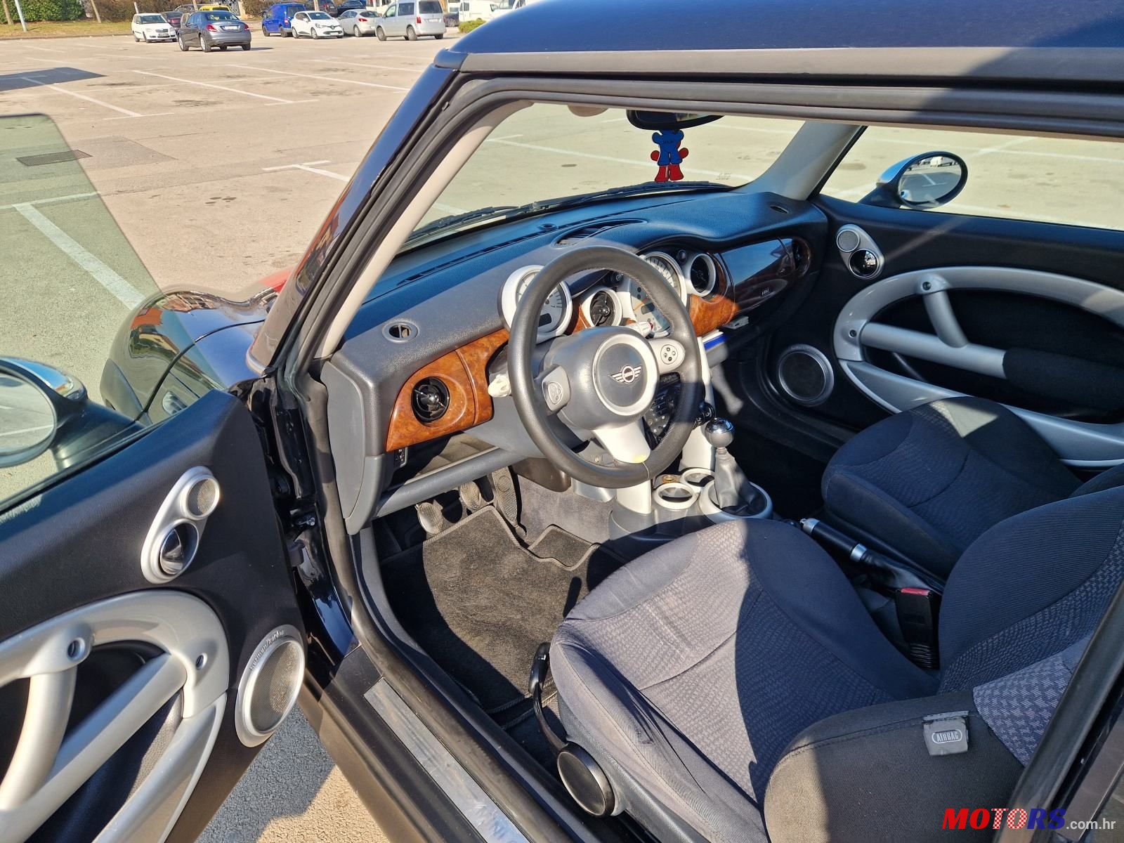 2004' MINI Cooper Mini One photo #6