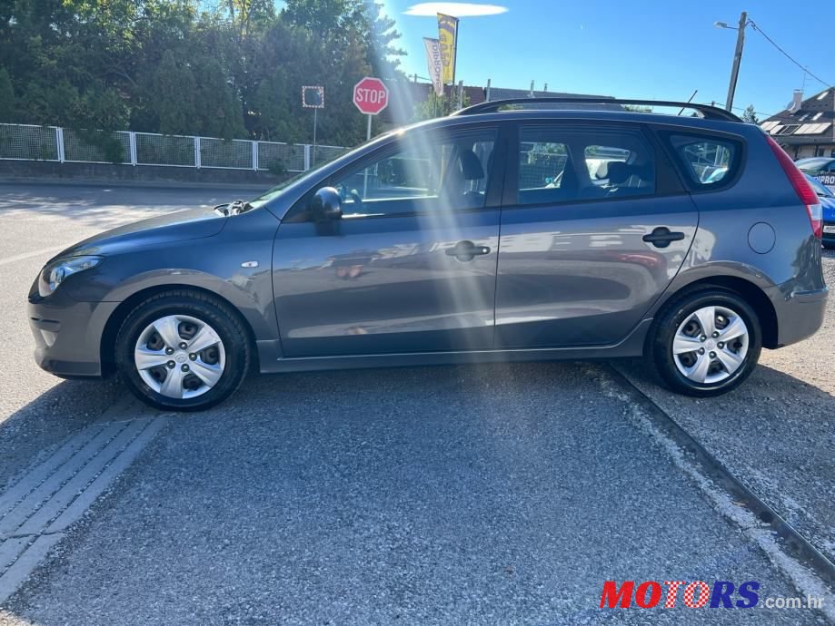 2011' Hyundai i30 photo #6