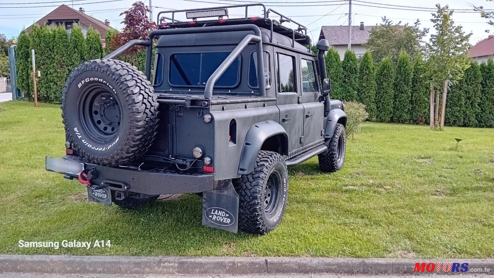 2008' Land Rover Defender 2,4 Td photo #3