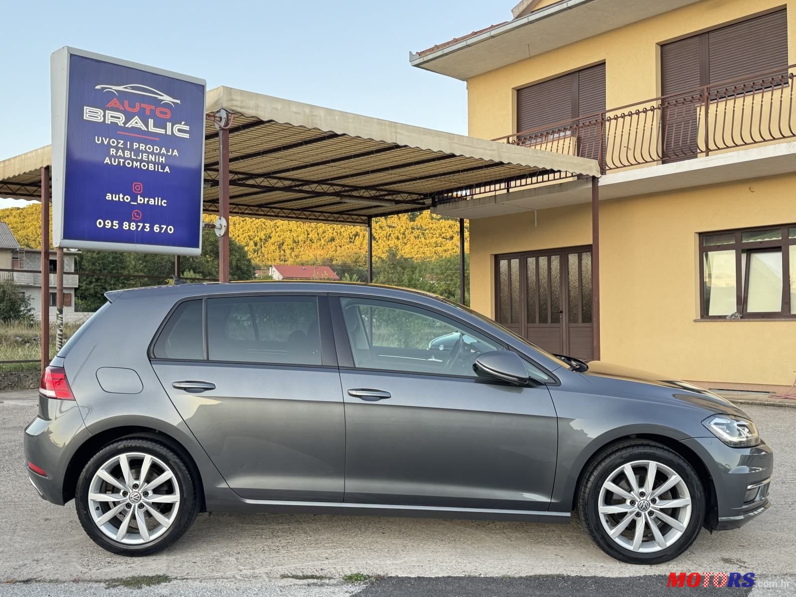 2017' Volkswagen Golf VII photo #2