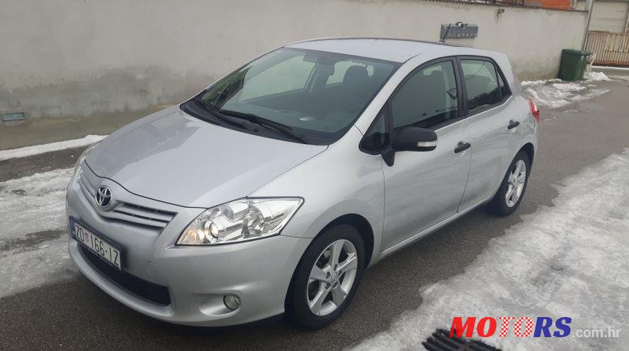 2011' Toyota Auris 1,4 D-4D photo #2