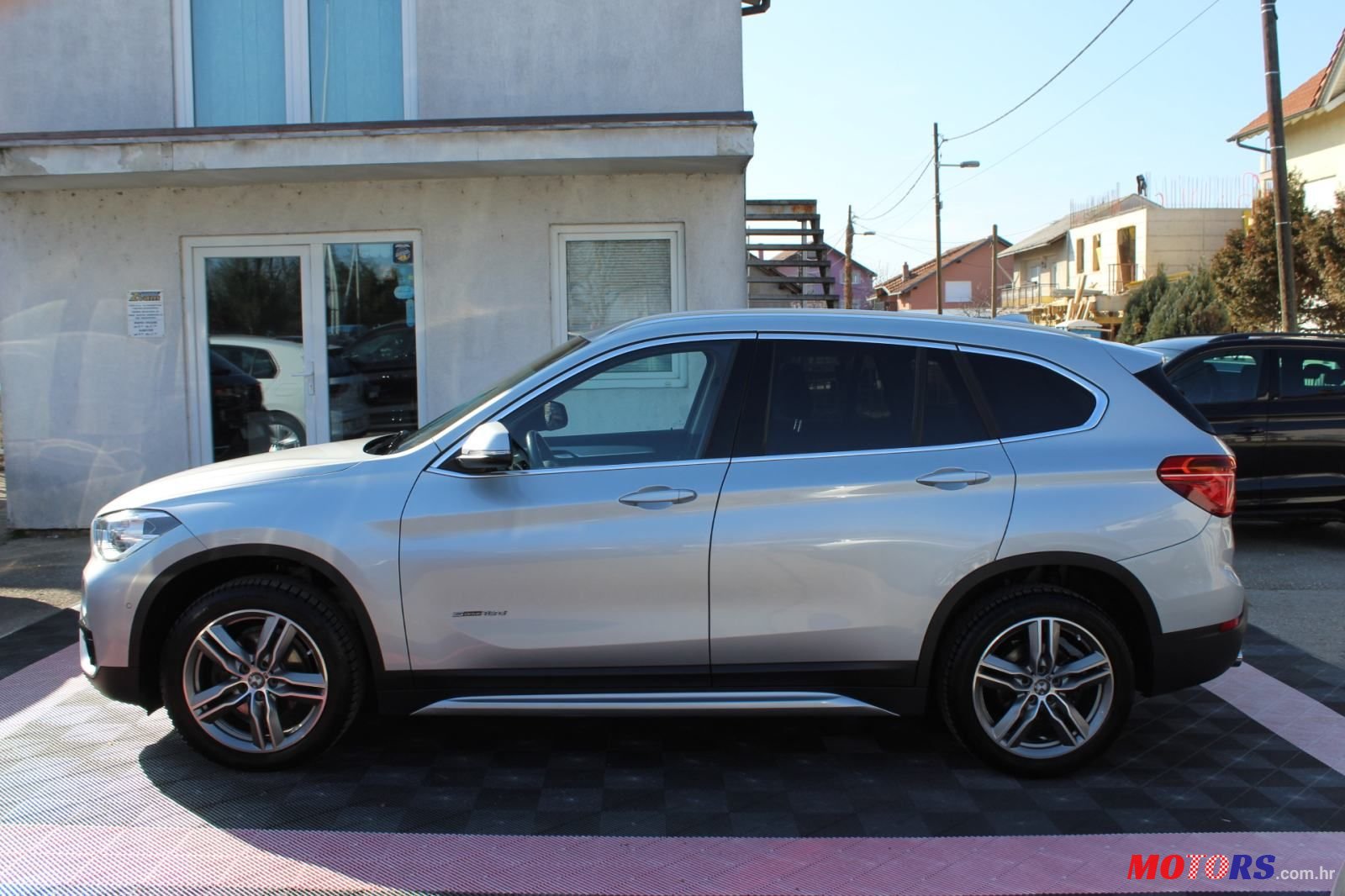 2017' BMW X1 18D photo #4