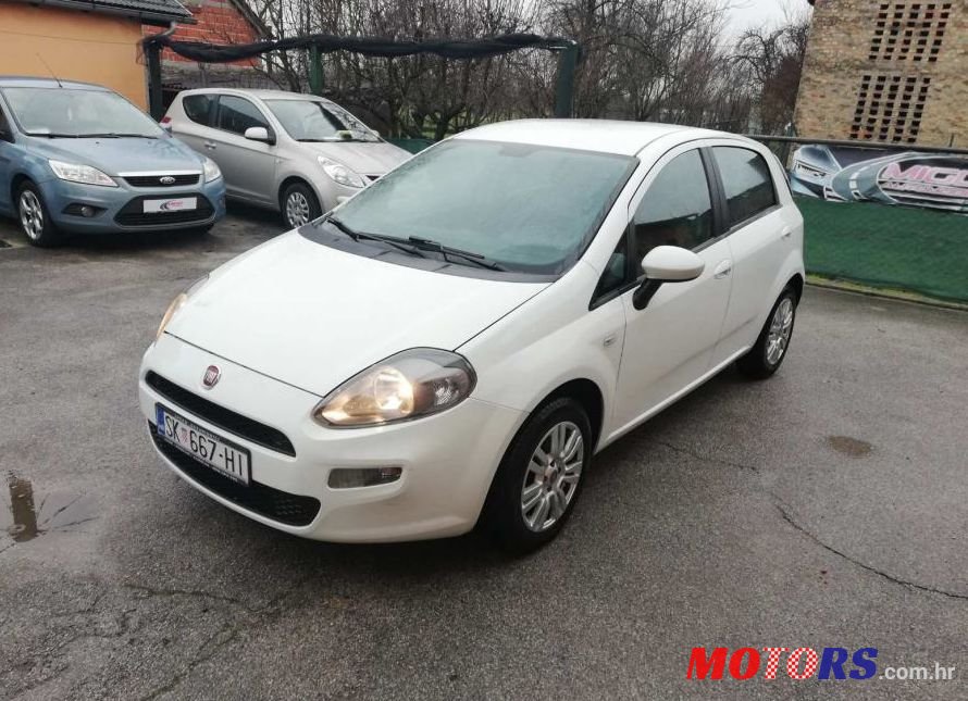 2013' Fiat Punto 1,3 Multijet 16V photo #1