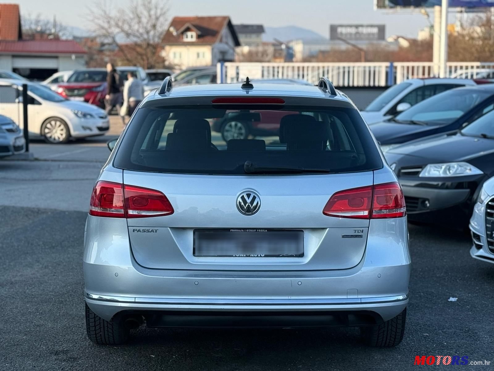 2011' Volkswagen Passat Variant photo #6