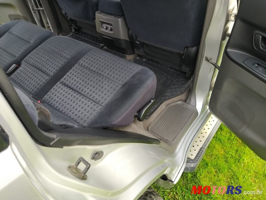 2000' Mitsubishi Pajero 3,2 Did Gls photo #6