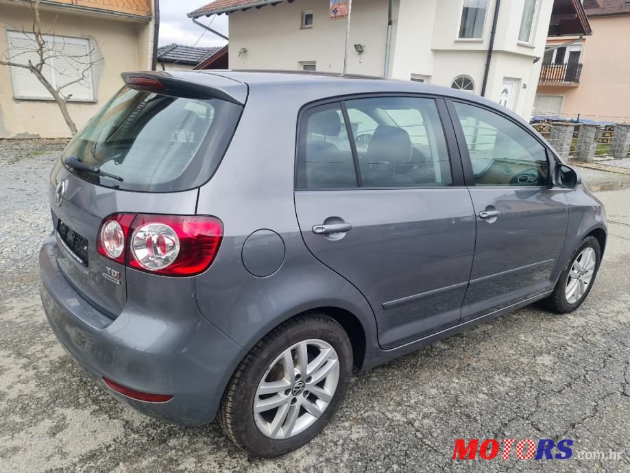 2012' Volkswagen Golf Plus photo #5