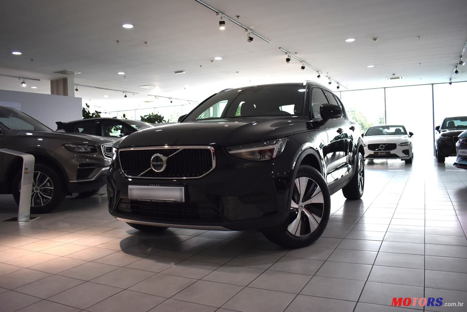 2024' Volvo XC40 photo #1