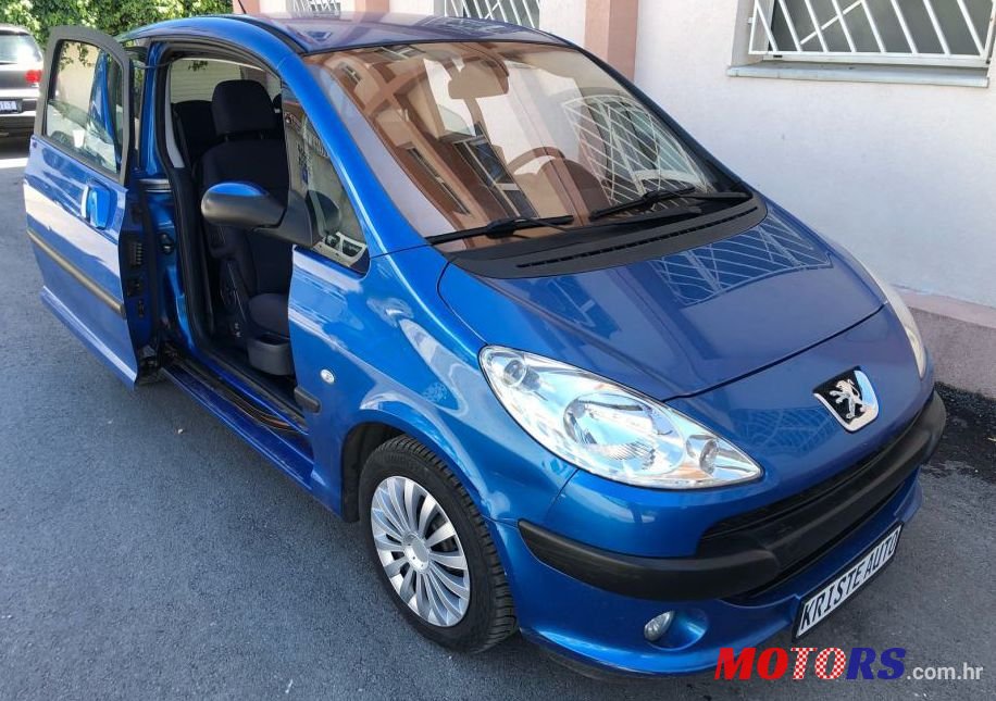 2006' Peugeot 1007 1,4 Hdi photo #1