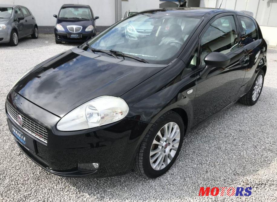 2009' Fiat Grande Punto photo #2