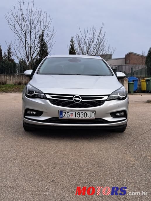 2019' Opel Astra photo #1