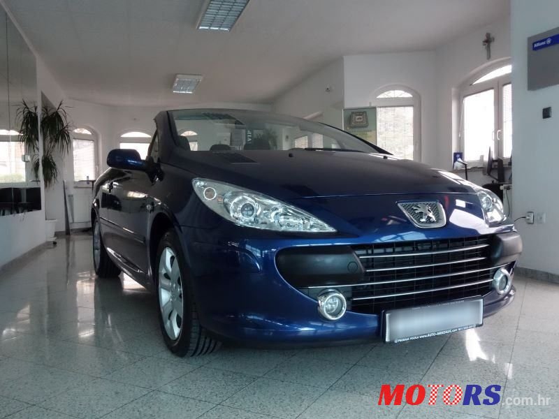 2006' Peugeot 307 Cc 1,6 16V photo #1