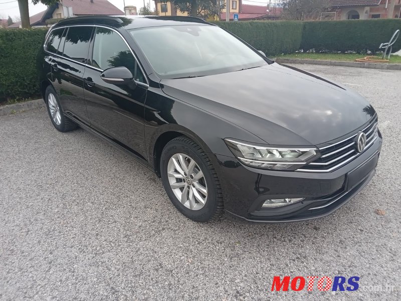 2019' Volkswagen Passat Variant photo #6