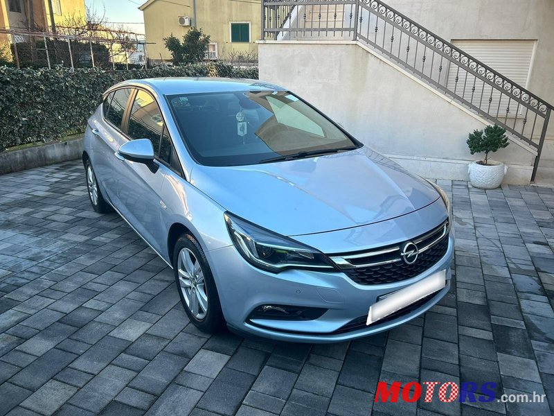 2017' Opel Astra 1.6 Cdti photo #3