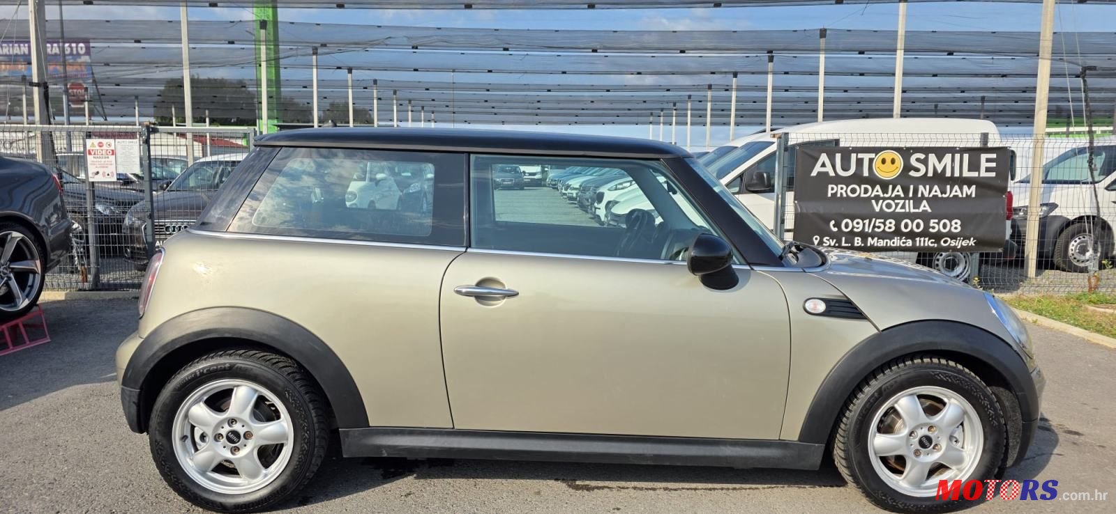 2008' MINI Cooper Cooper D photo #5