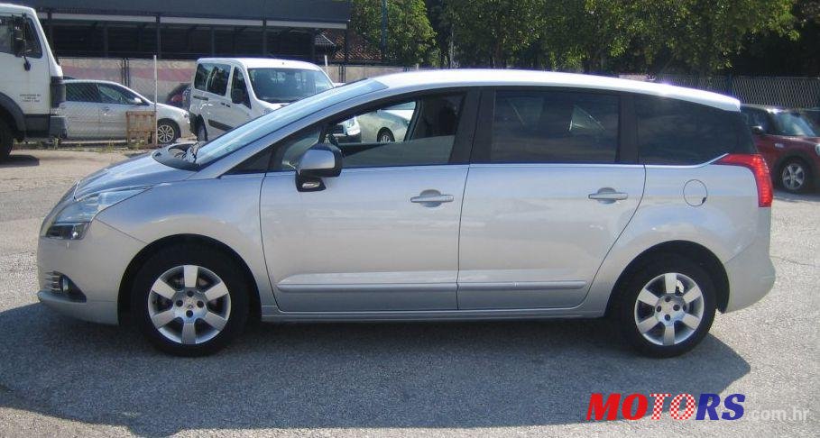 2013' Peugeot 5008 1,6 Hdi photo #3