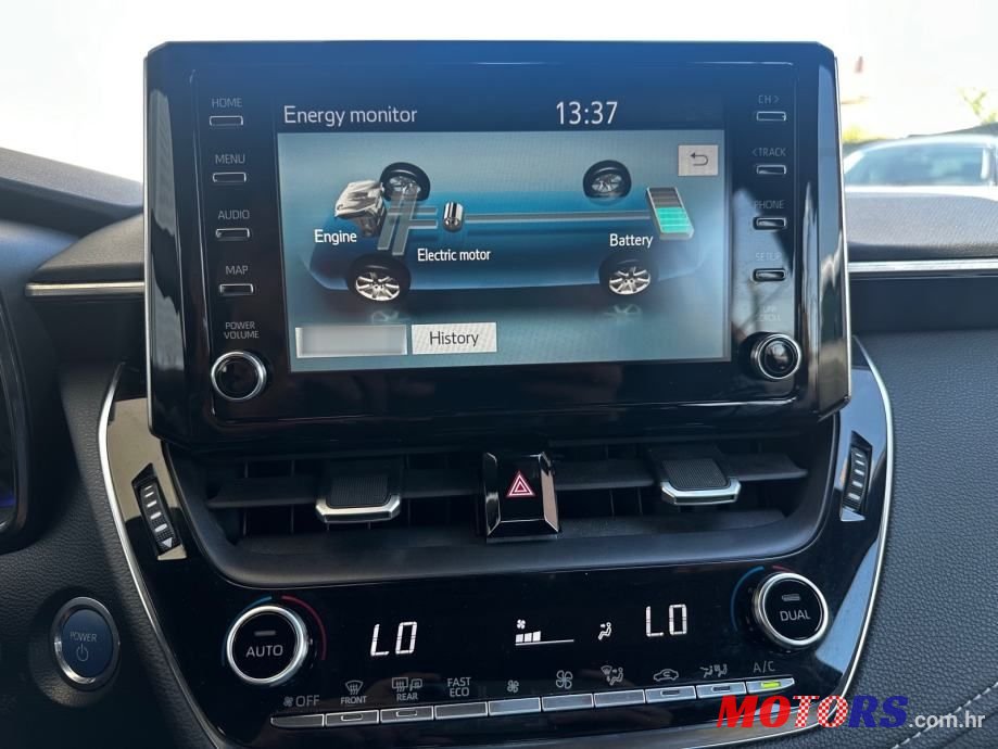 2020' Toyota Corolla Wagon photo #4