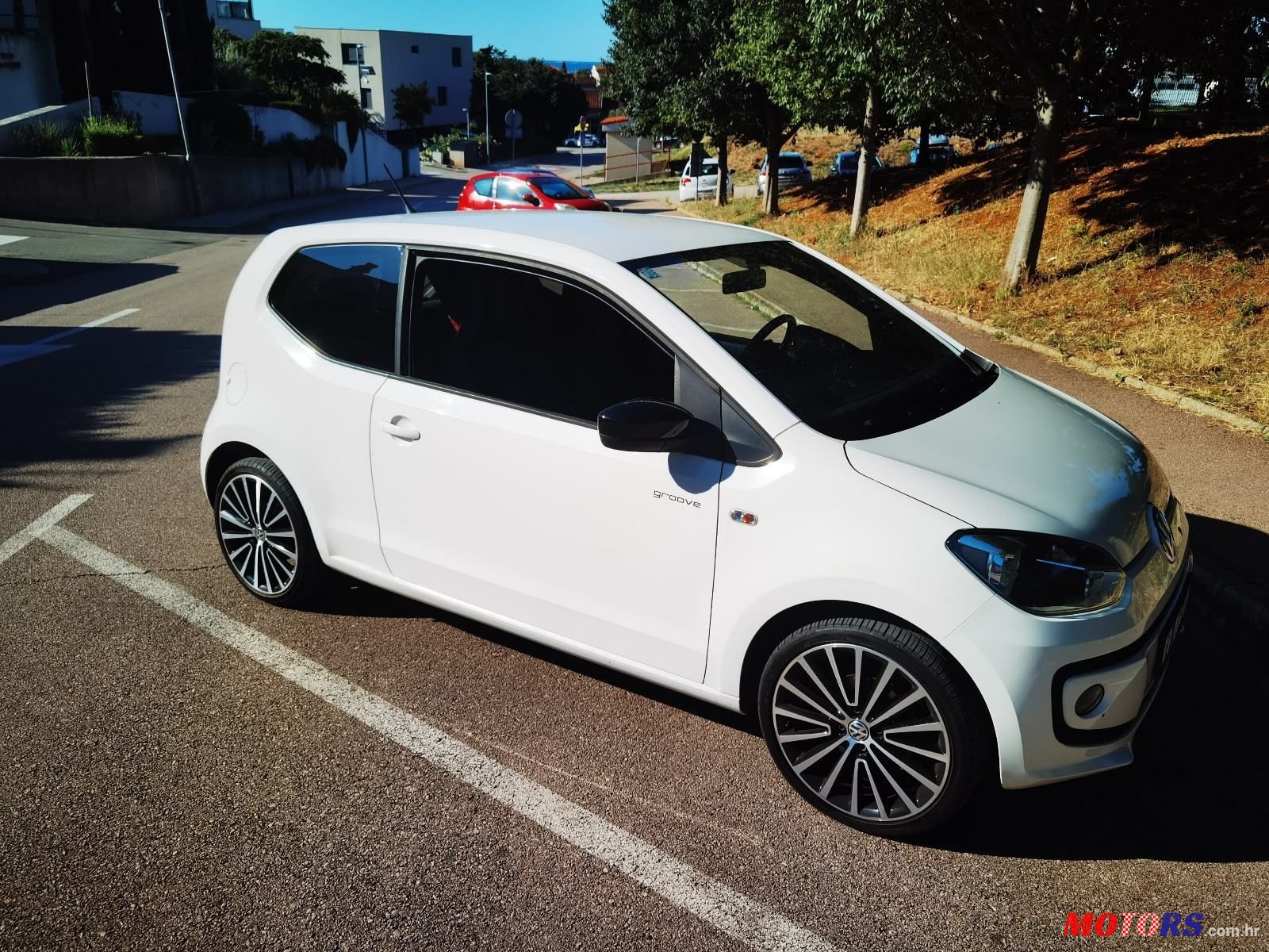2014' Volkswagen Up! 1,0 Up! photo #2