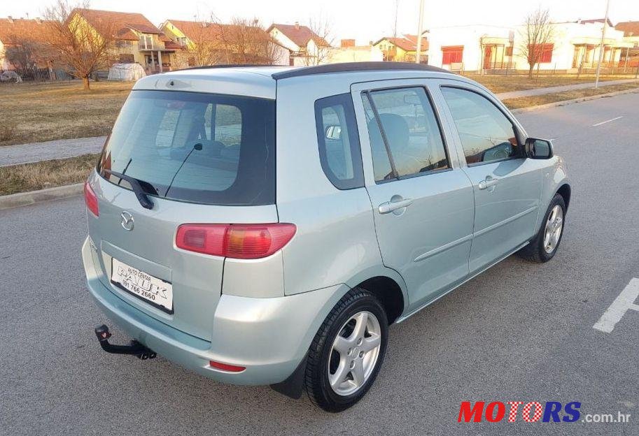 2004' Mazda 2 Cd68 photo #1