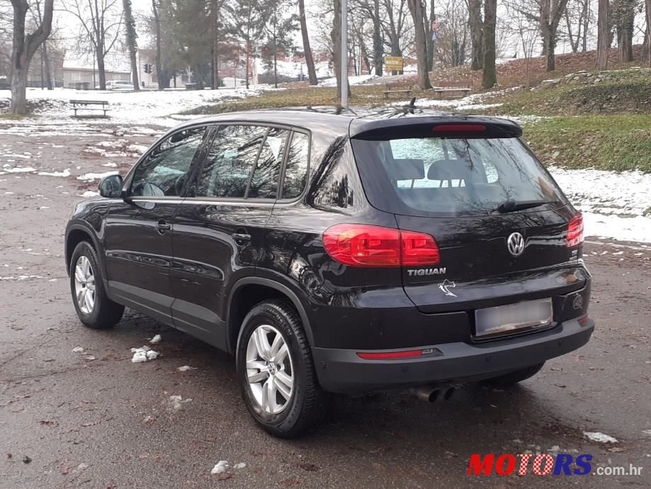 2012' Volkswagen Tiguan 2,0 Tdi Bmt photo #6