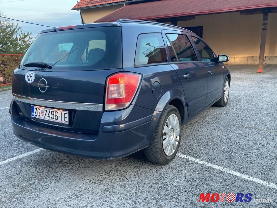 2008' Opel Astra photo #3