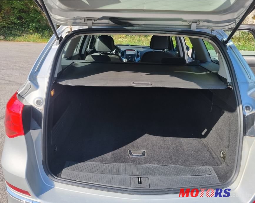 2016' Opel Astra Karavan photo #5