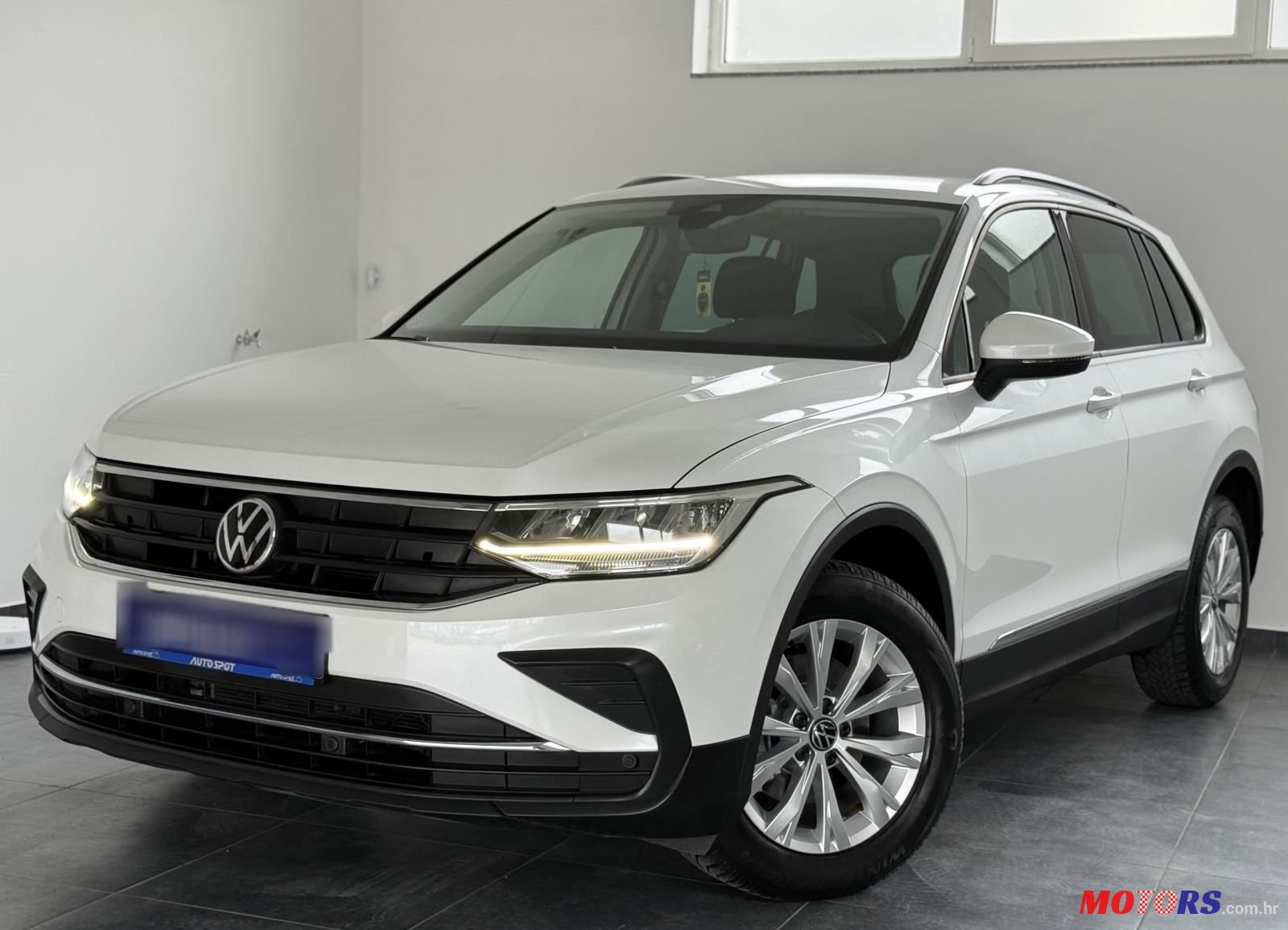 2021' Volkswagen Tiguan 1,5 Tsi photo #1